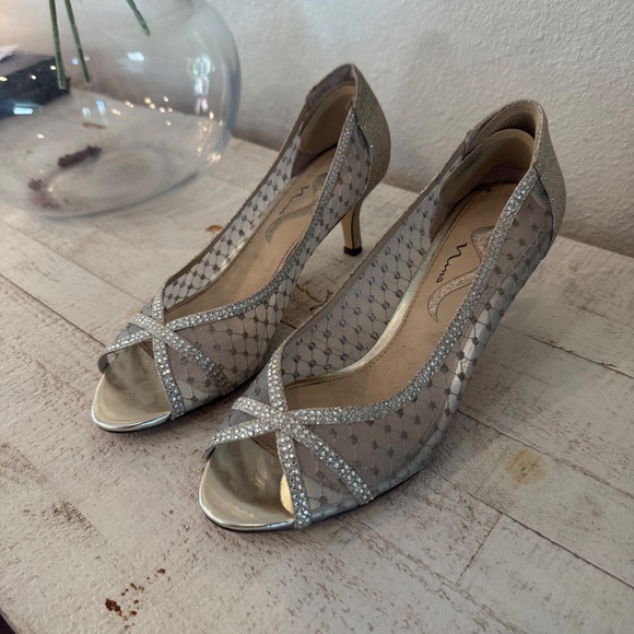 Nina Sparkly Silver Mesh Heels – Size 9M - Picture 3 of 7